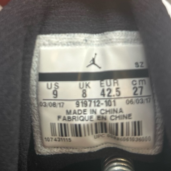 Jordan 11 Retro IE Chicago Men’s Size 9 Sneakers 2017 Release 👟🔥 - Picture 5 of 7